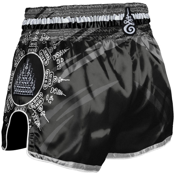 8 WEAPONS Muay Thai Shorts, 8 Ways Yant, schwarz-silber